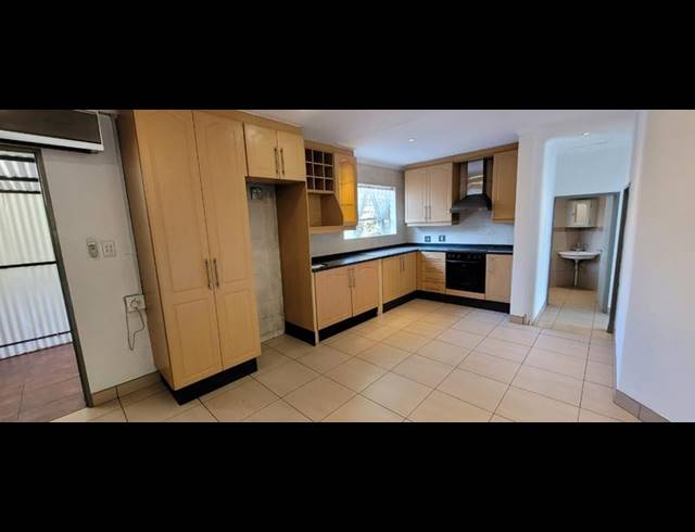 3 BEDROOM SIMPLEX FOR SALE IN LIEFDE EN VREDE